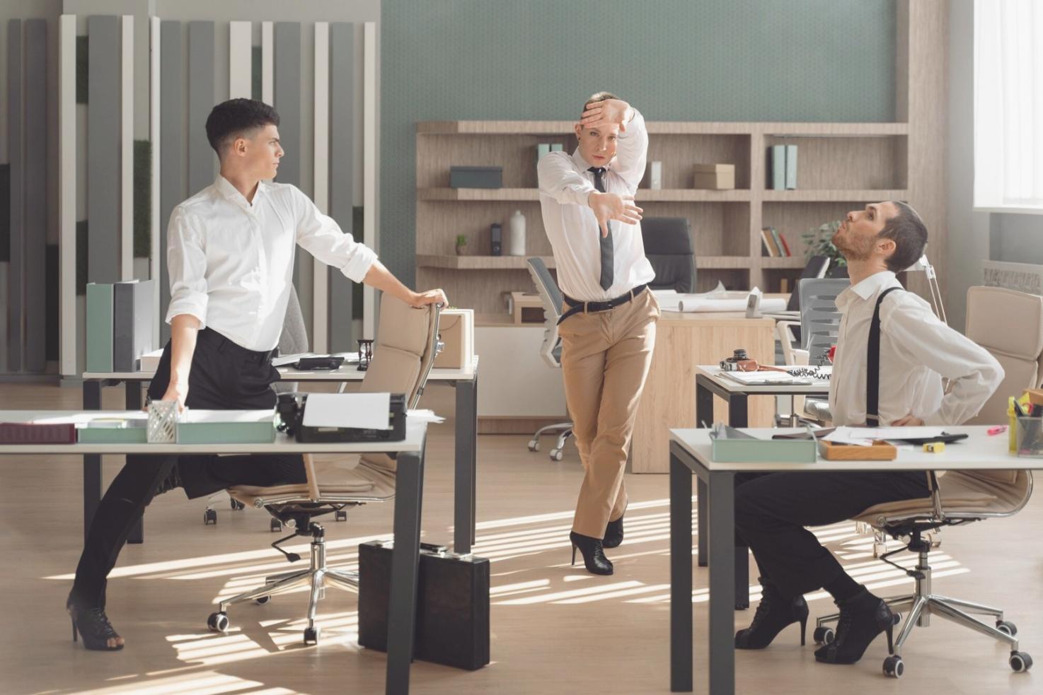 Analyse de données financières sectorielles sur écrans multiples