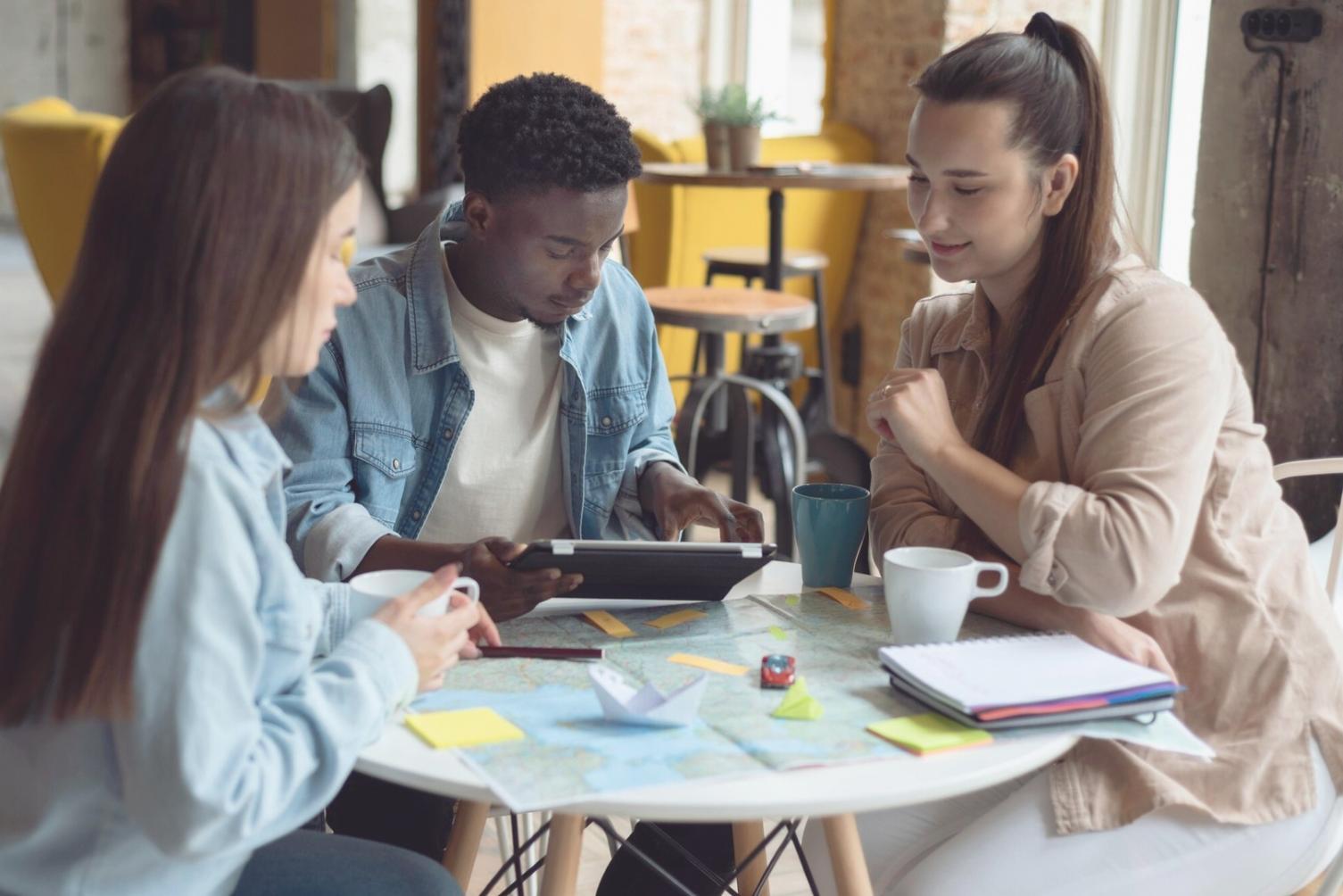 Graphiques et tableaux d'analyse financière détaillée